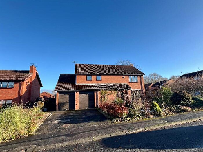 4 Bedroom Detached House For Sale In Binchester Croft, School Aycliffe, Newton Aycliffe, DL5
