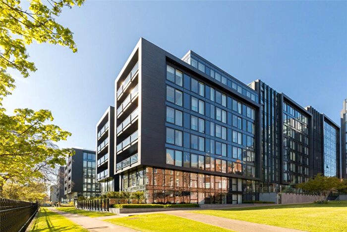 2 Bedroom Apartment For Sale In Simpson Loan, Edinburgh, EH3