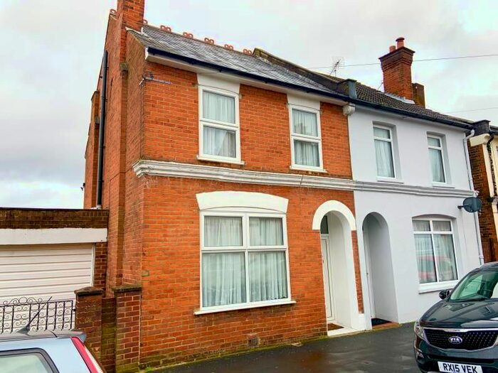3 Bedroom Property To Rent In East Station Road, Aldershot GU12