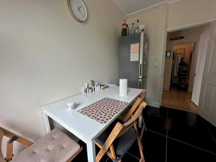 2 Bedroom Flat To Rent In Nickleby House ( No Living Room), SE16