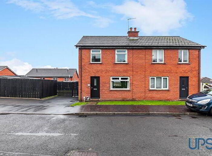 3 Bedroom Semi-Detached House For Sale In Silverstream Crescent, Belfast, BT14