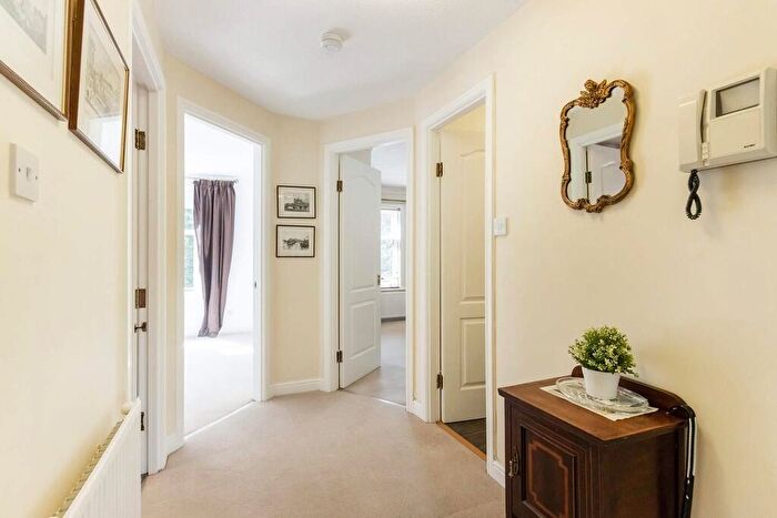 2 Bedroom Flat To Rent In C Hughenden Gardens, Hyndland, Glasgow, G12