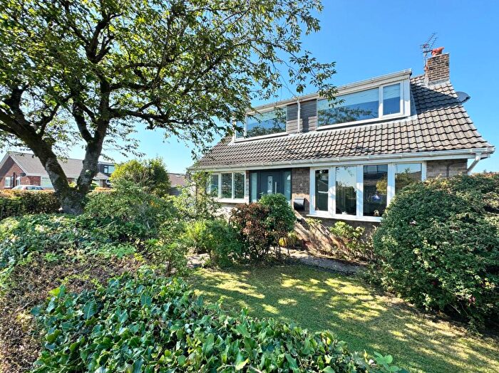 4 Bedroom Detached House For Sale In Braemore Close, Oldham, OL2
