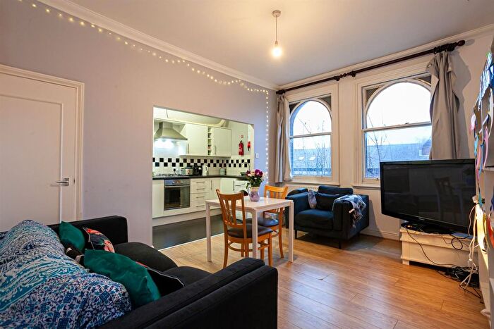 4 Bedroom Flat To Rent In Wilmslow Road, Withington, Manchester, M20