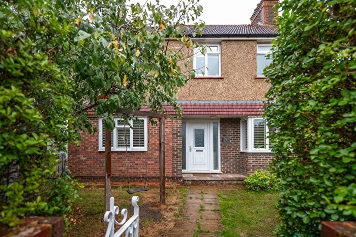 4 Bedroom Semi-Detached House For Sale In Emlyn Road, Redhill, RH1