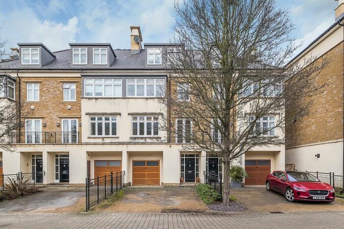 5 Bedroom Town House To Rent In Whitcome Mews, Kew, Richmond, TW9