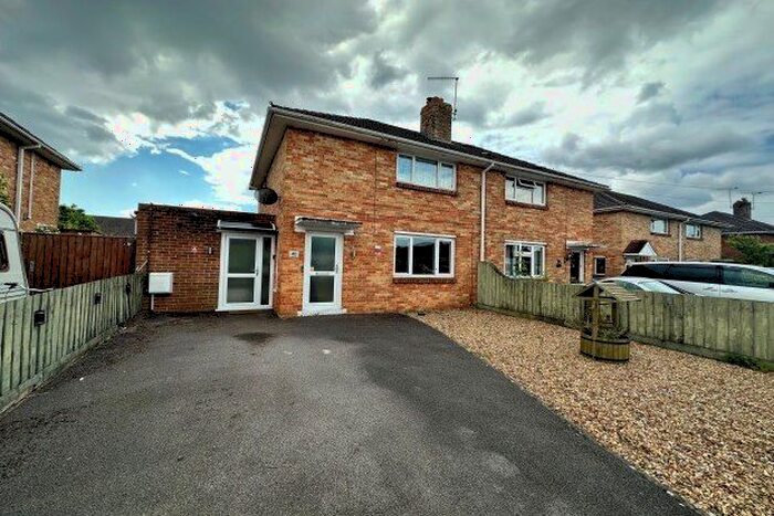 2 Bedroom Property To Rent In Milne Road, Poole, BH17