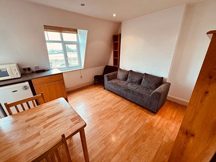 1 Bedroom Flat To Rent In Marlborough Road, Archway, N19