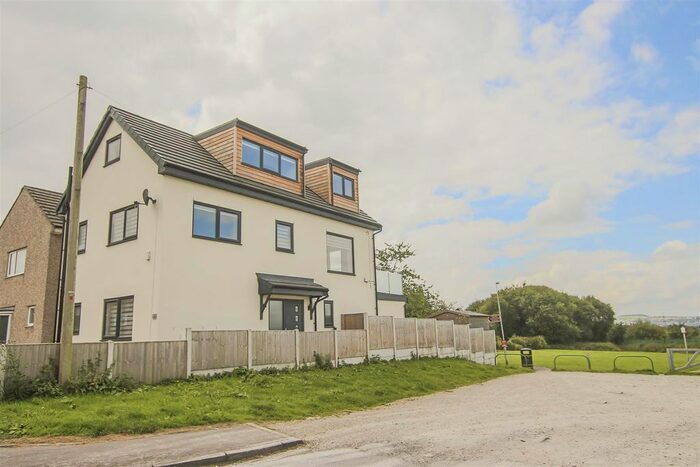 5 Bedroom Detached House To Rent In Carter Avenue, Hapton, Burnley, BB11