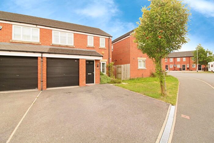 3 Bedroom Semi-Detached House To Rent In Alder Road, Whinmoor, Leeds, West Yorkshire, LS14