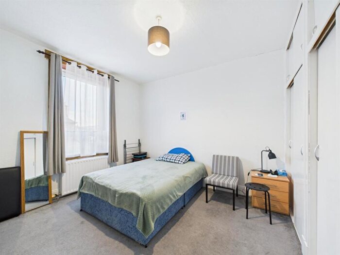 2 Bedroom Flat For Sale In / Dunkeld Road, Perth, PH1