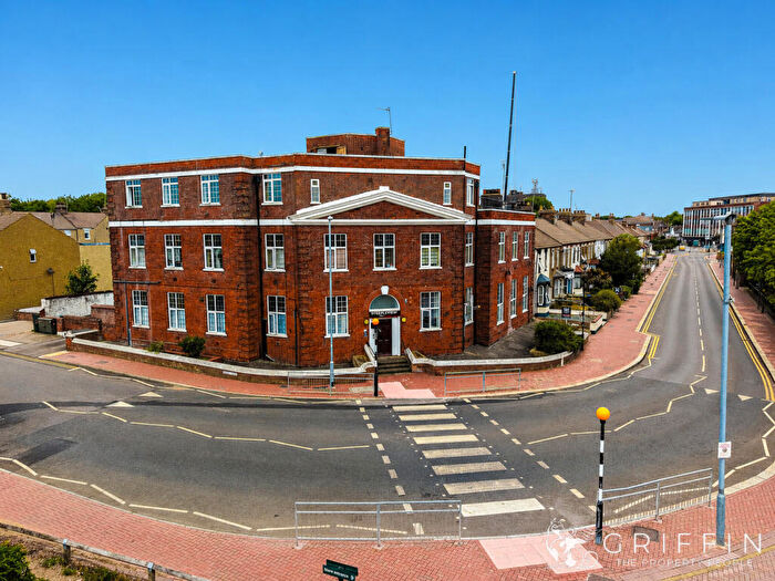 2 Bedroom Flat For Sale In London Road, Grays, RM17
