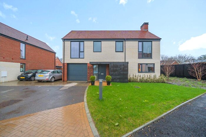 3 Bedroom Detached House For Sale In Key Drive, Cranleigh, GU6