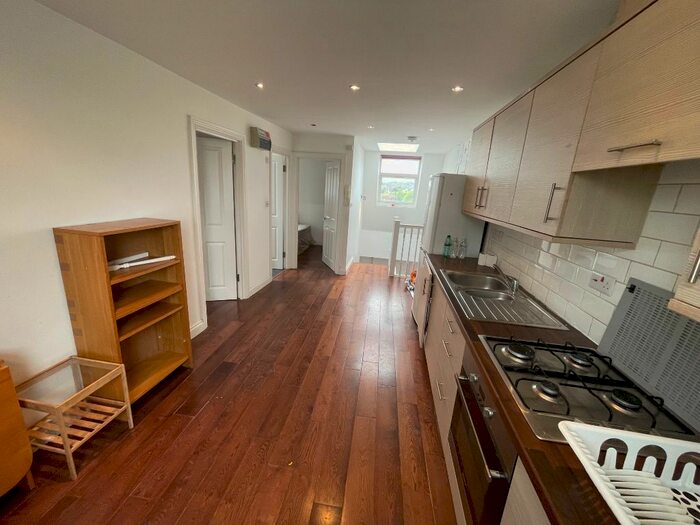 2 Bedroom Flat To Rent In High Road, London, N22