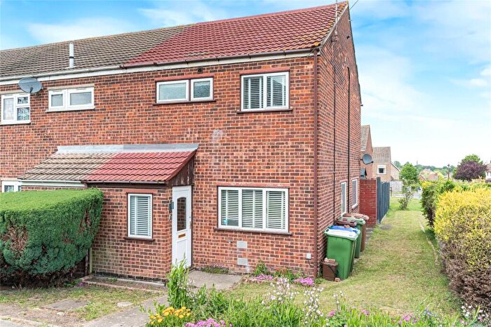 3 Bedroom End Of Terrace House For Sale In Blake Close, Welling, Kent, DA16