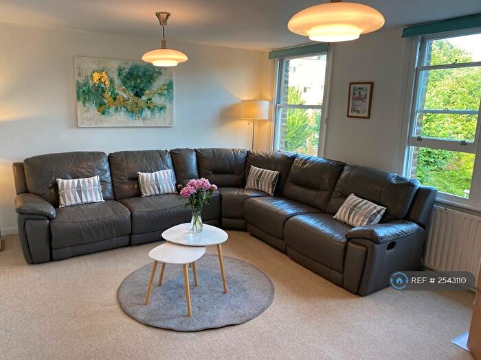 2 Bedroom Flat To Rent In Victoria Road, London, NW6