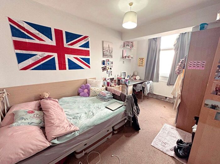 5 Bedroom Property To Rent In Bullingdon Road, Oxford, OX4