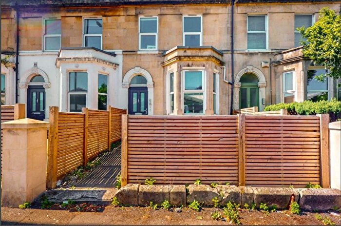 2 Bedroom Apartment To Rent In Lower Bristol Road, BA2