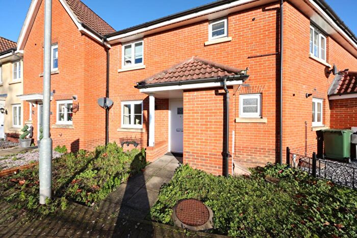 2 Bedroom Maisonette To Rent In Abbey Path, Laindon, SS15