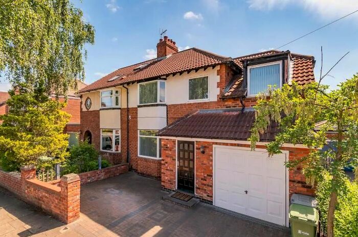4 Bedroom Semi-Detached House To Rent In Walney Road, York, YO31