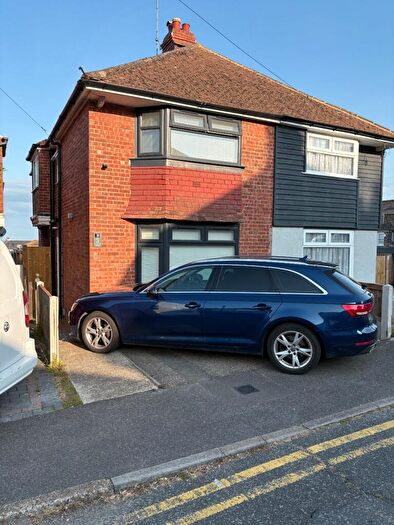 3 Bedroom Semi-Detached House To Rent In Wardour Close, Broadstairs, Kent, CT10