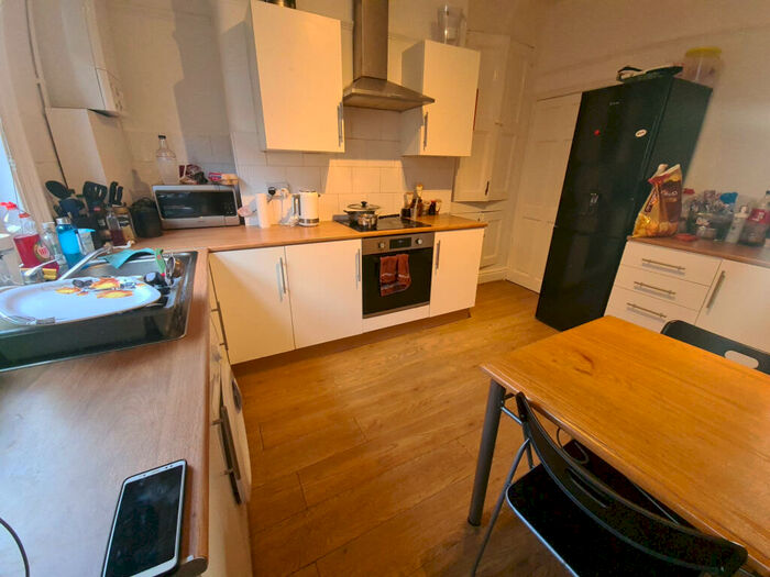3 Bedroom House To Rent In Harold Terrace, Leeds, LS6
