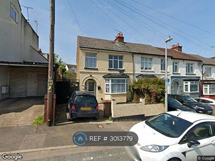 3 Bedroom End Terrace House To Rent In St Marys Road, Gillingham, ME7