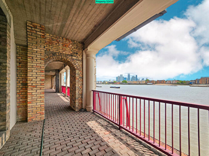 2 Bedroom Flat For Sale In Wapping High Street, London, E1W