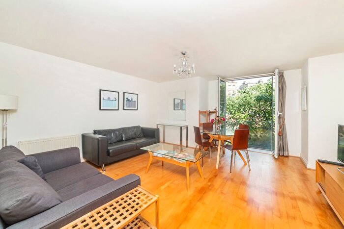 2 Bedroom Flat To Rent In Alberts Court, Palgrave Gardens, NW1