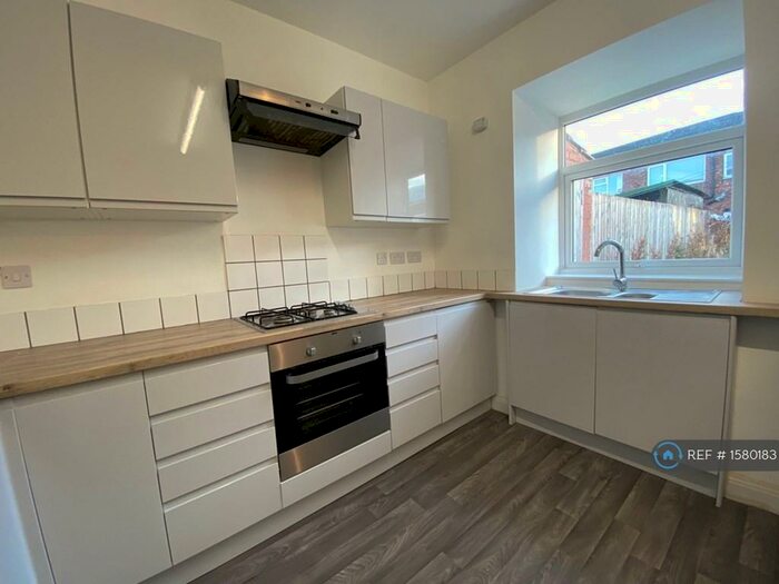 3 Bedroom Terraced House To Rent In Cemetery Road, Preston, PR1