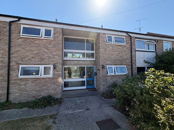 2 Bedroom Flat To Rent In Coombe Crescent, Pulborough, RH20