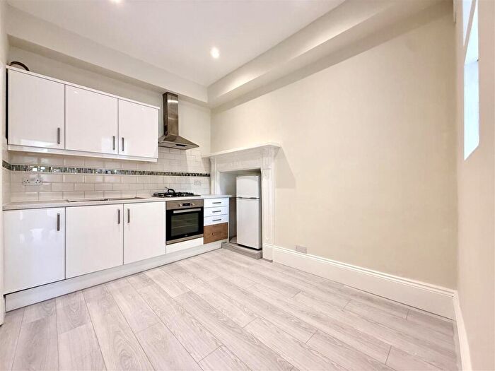 1 Bedroom Flat To Rent In Bowes Road London, Bowes Road, London, N13