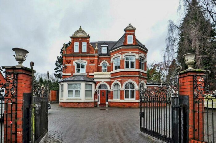 2 Bedroom Apartment To Rent In Wake Green Road, Moseley, Birmingham, West Midlands, B13