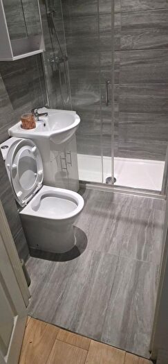 Terraced House To Rent In Staines Road West, Ashford, TW15