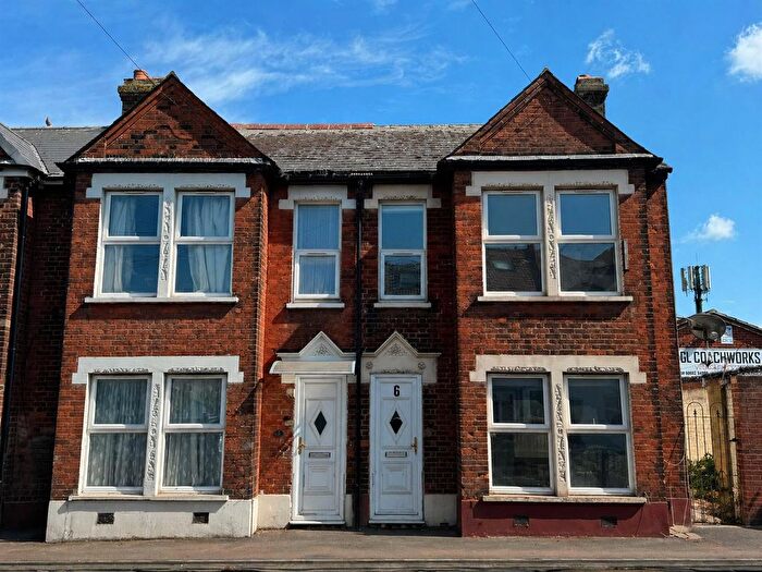 3 Bedroom End Terrace House To Rent In Cray Road, Sidcup, DA14