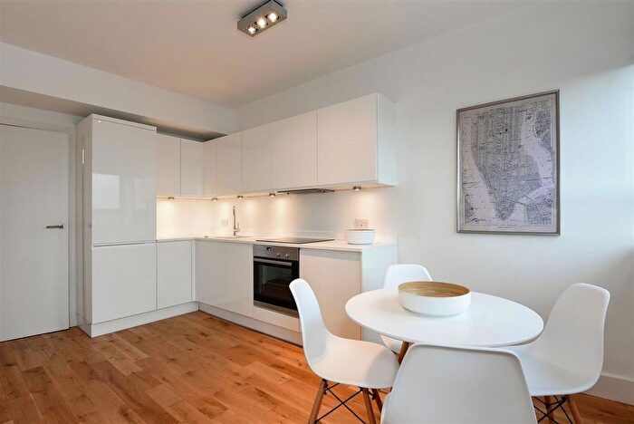 1 Bedroom Flat To Rent In Holdernesse Road, Balham, SW17