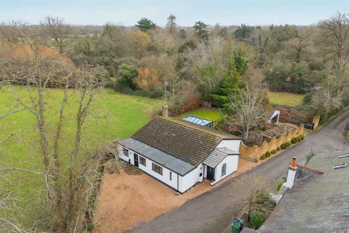 3 Bedroom Detached Bungalow For Sale In Bishops Farm Close, Oakley Green, Windsor, SL4