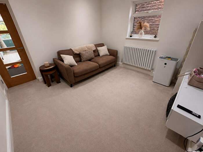 1 Bedroom Flat To Rent In Westwood Road, Ilford, Essex, IG3
