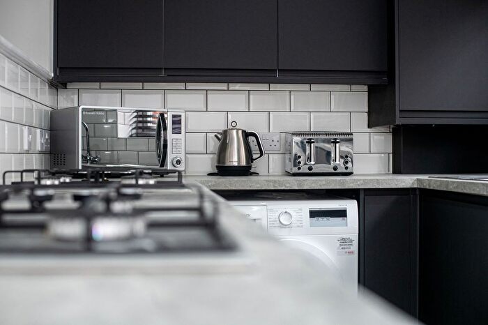 6 Bedroom Semi Detached House To Rent In Cranborne Road, Liverpool, L15