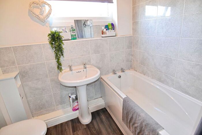 3 Bedroom Terraced House For Sale In Harris Road, Nottingham, NG17