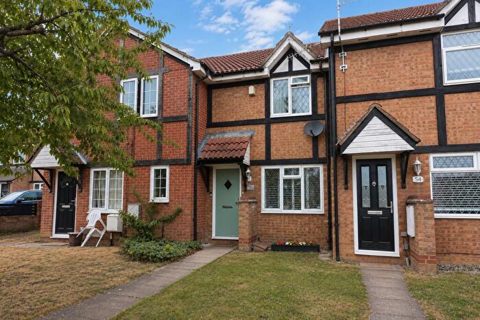 2 Bedroom Terraced House For Sale In Farmbrook, Bushmead, Luton, LU2