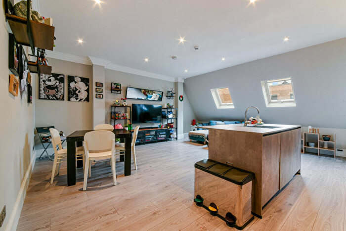 2 Bedroom Flat To Rent In High Street, Bromley, BR1