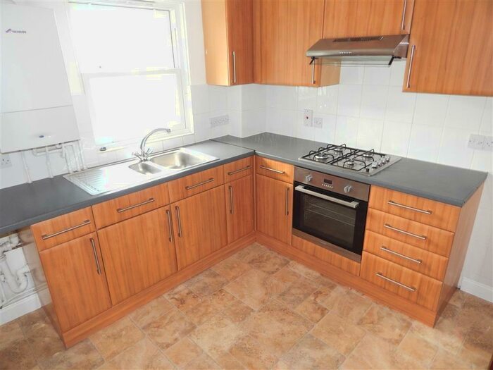 2 Bedroom Flat To Rent In Marlborough Court, Kings Road, Salisbury, SP1