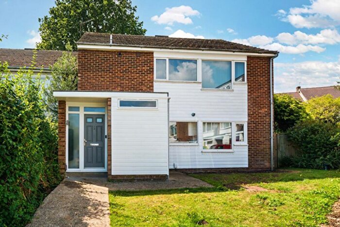 2 Bedroom Maisonette For Sale In Stanstead Close, Bromley, BR2