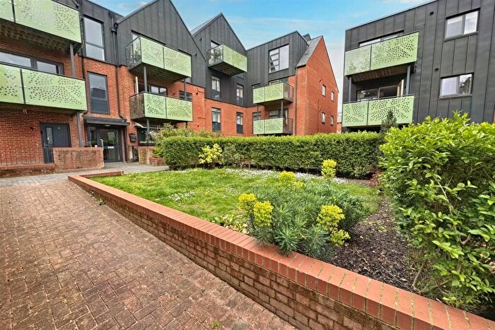 2 Bedroom Flat For Sale In Winchester City Centre, SO23