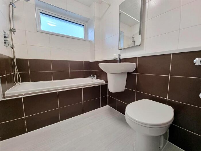 1 Bedroom Mews To Rent In Blethin Close, Cardiff, CF5