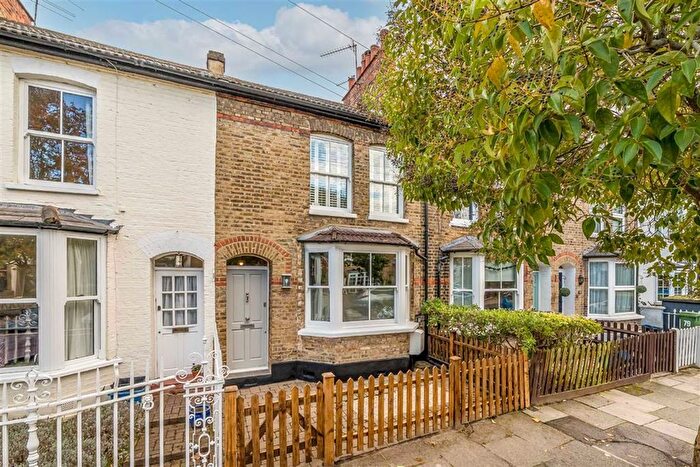 2 Bedroom Property For Sale In Bushy Park Road, Teddington, TW11