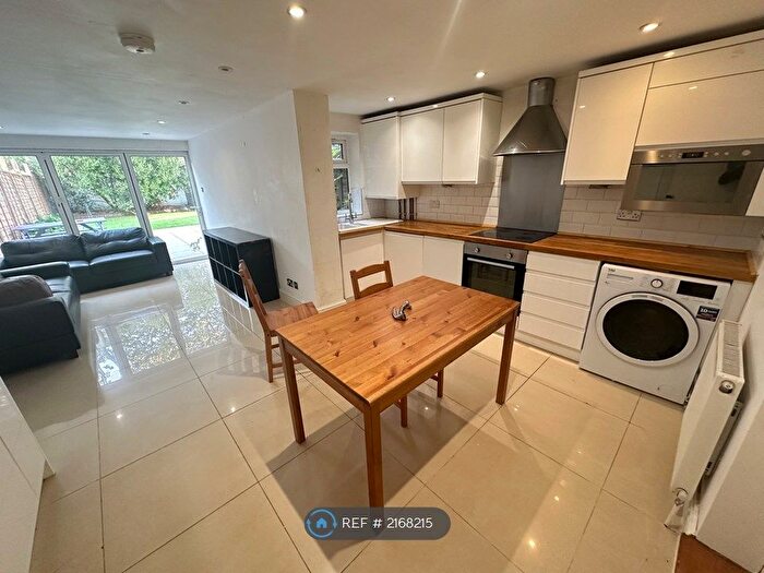 5 Bedroom Detached House To Rent In Choumert Rd, Peckham, SE15