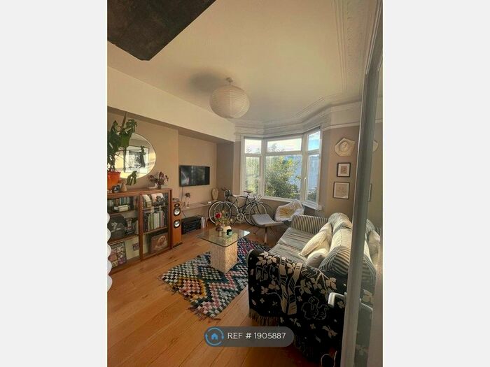 1 Bedroom Flat To Rent In Old Shoreham Road, Brighton, BN1