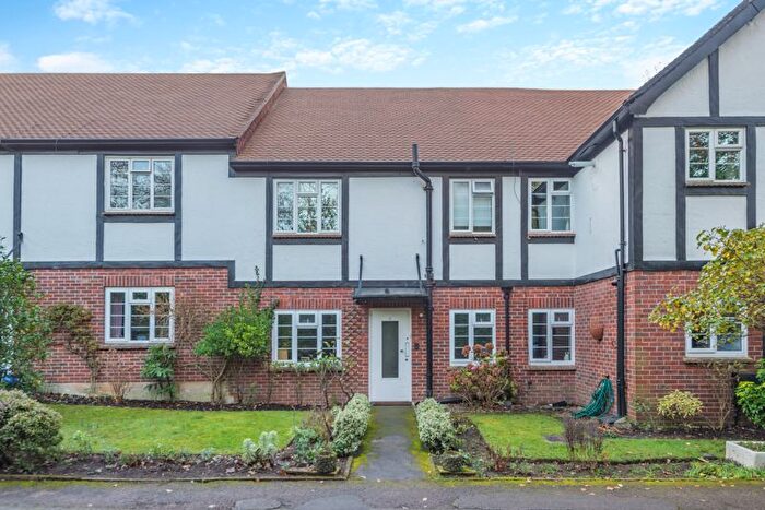 2 Bedroom Flat To Rent In Old Heath Road, Weybridge, KT13